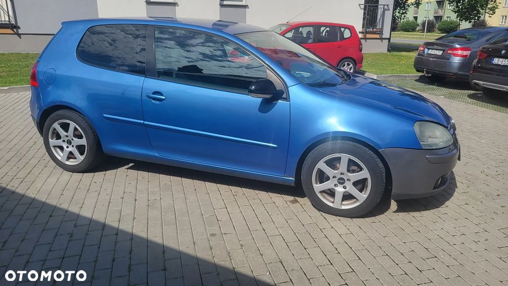 Volkswagen Golf 1.9 TDI Sportline - 4