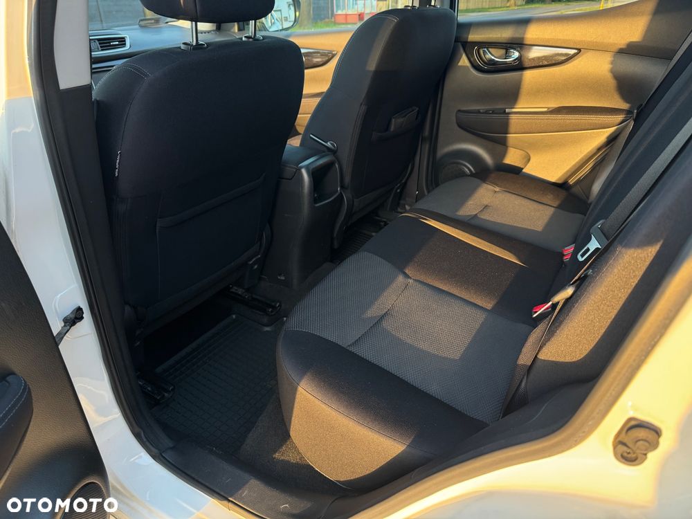 Nissan Qashqai 1.6 DIG-T N-Connecta - 7