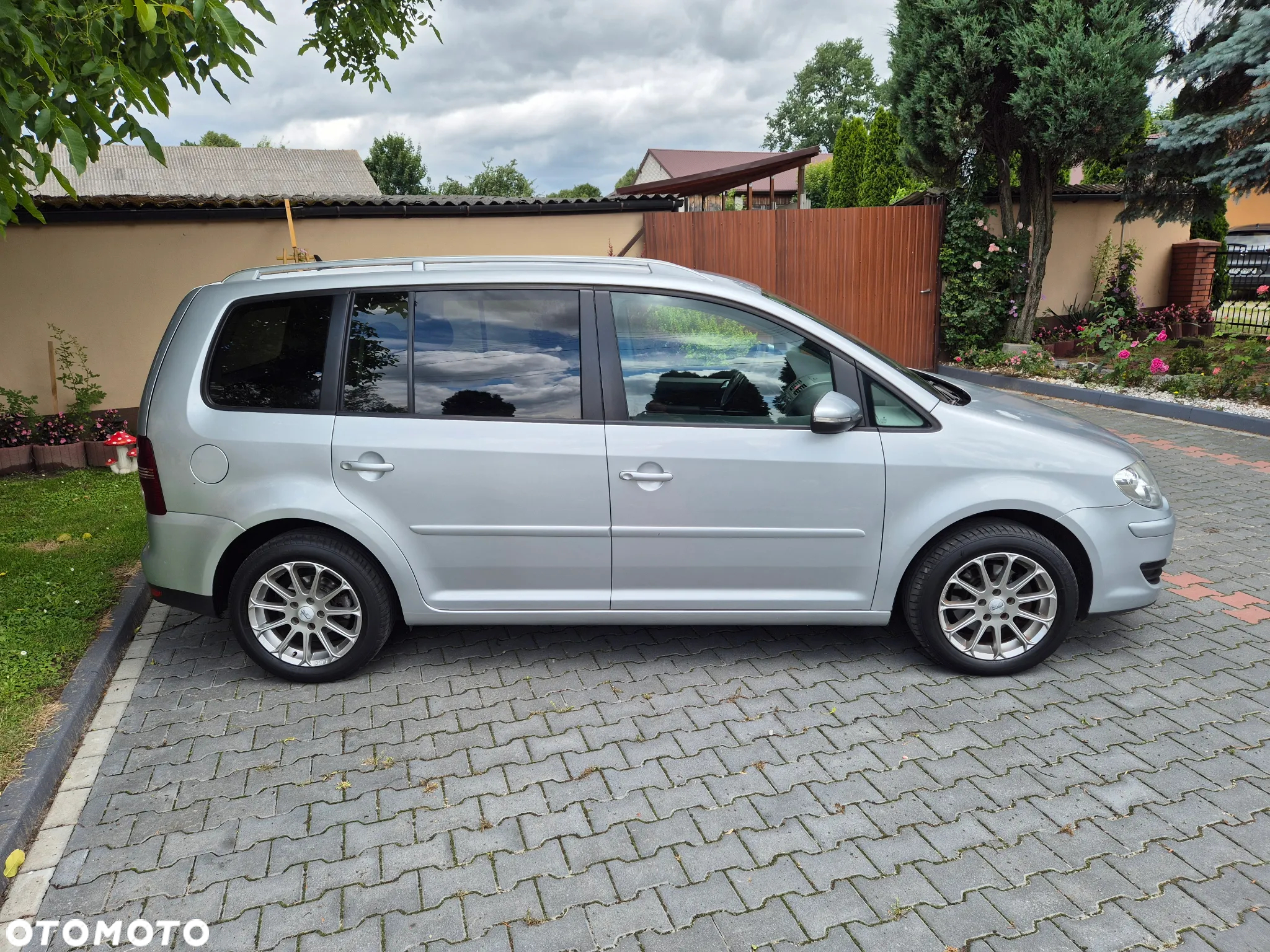 Volkswagen Touran 1.6 Conceptline - 14