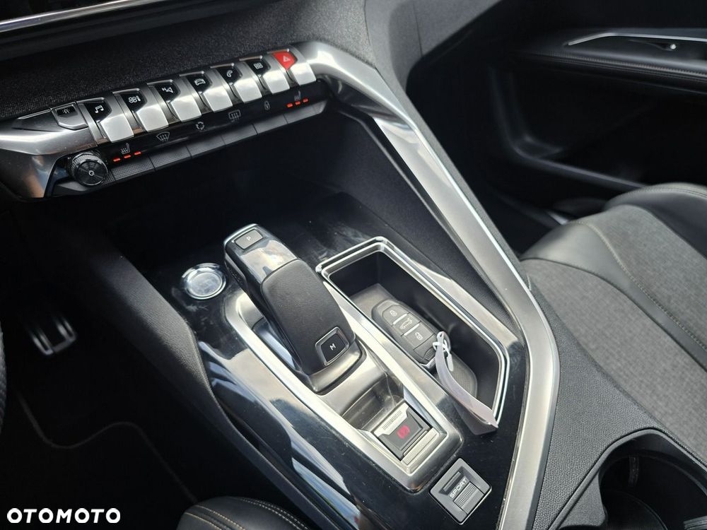 Peugeot 5008 1.6 PureTech GT Line S&S EAT8 - 32