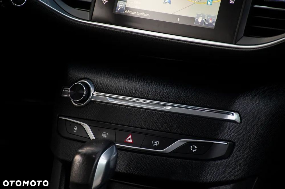 Peugeot 308 BlueHDi FAP 150 EAT6 Stop & Start Allure - 21