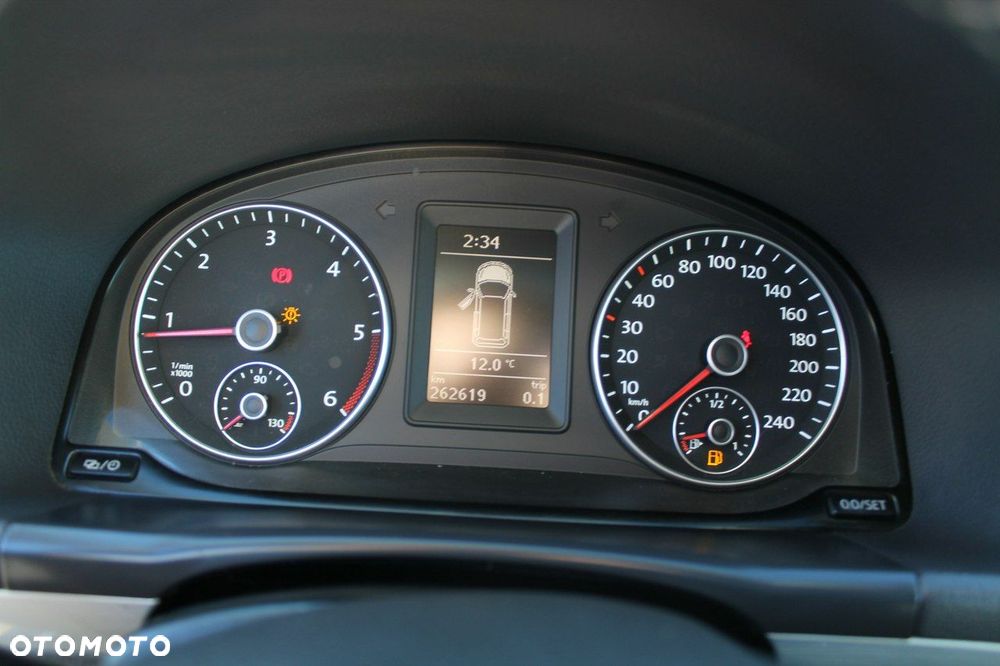 Volkswagen Touran - 14