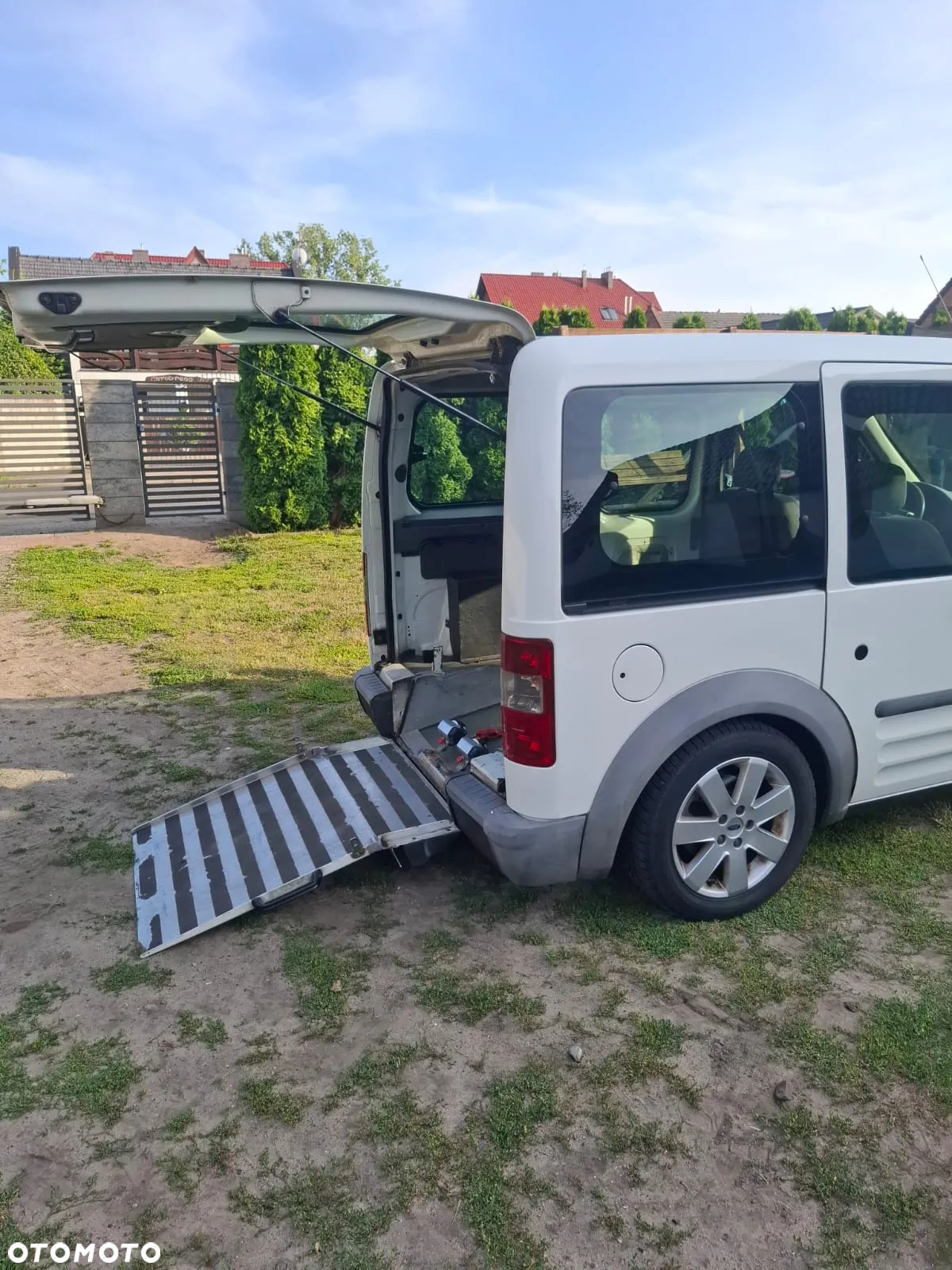 Ford Tourneo Connect - 10