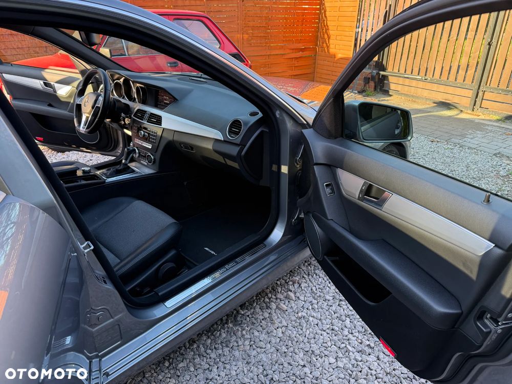 Mercedes-Benz Klasa C 200 (BlueEFFICIENCY) 7G-TRONIC Avantgarde - 13