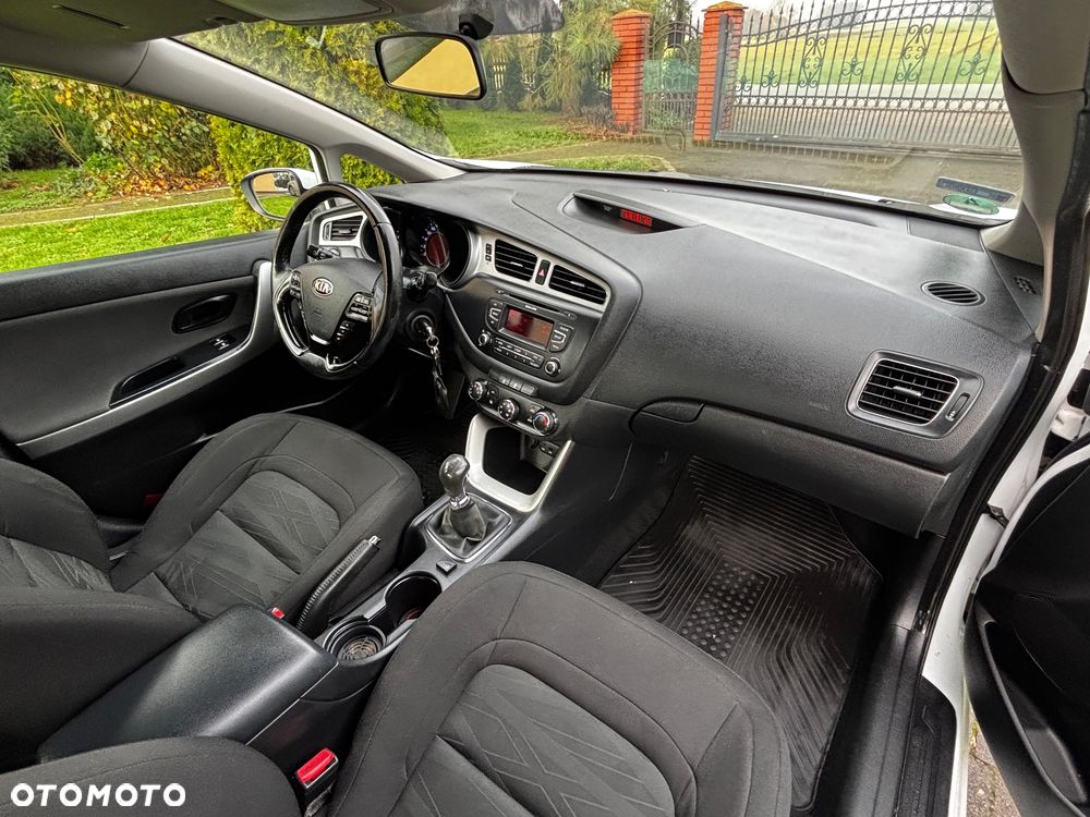 Kia Ceed 1.4 CVVT Dream Team Edition - 20