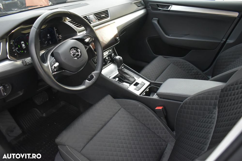 Skoda Superb 2.0 TDI DSG Ambition - 6