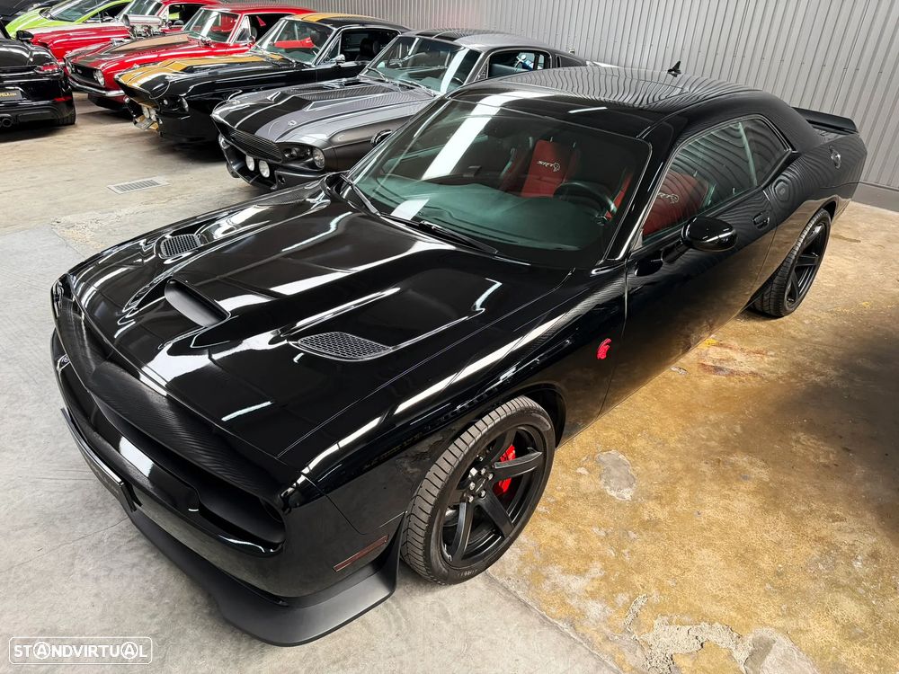 Dodge Challenger Auto SRT Hellcat - 19