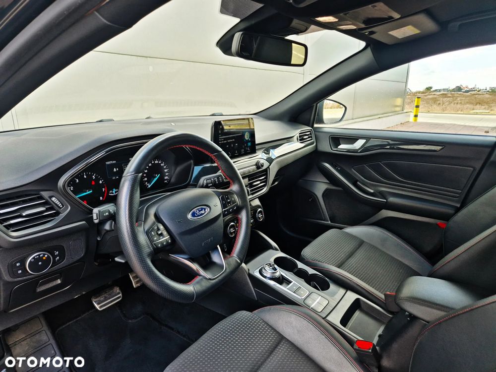 Ford Focus 1.5 EcoBoost ST-Line - 27