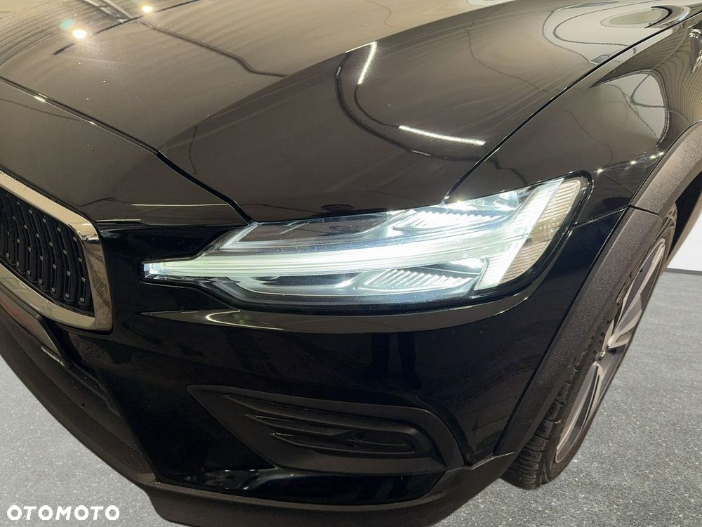 Volvo V60 Cross Country - 10