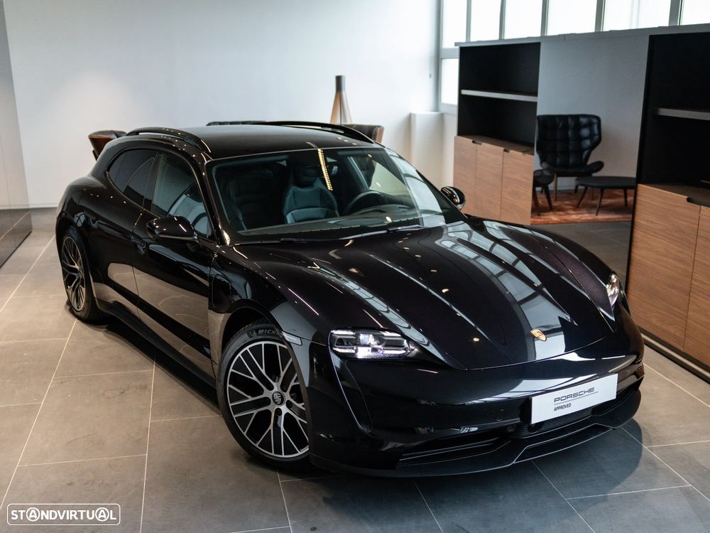 Porsche Taycan Sport Turismo - 12