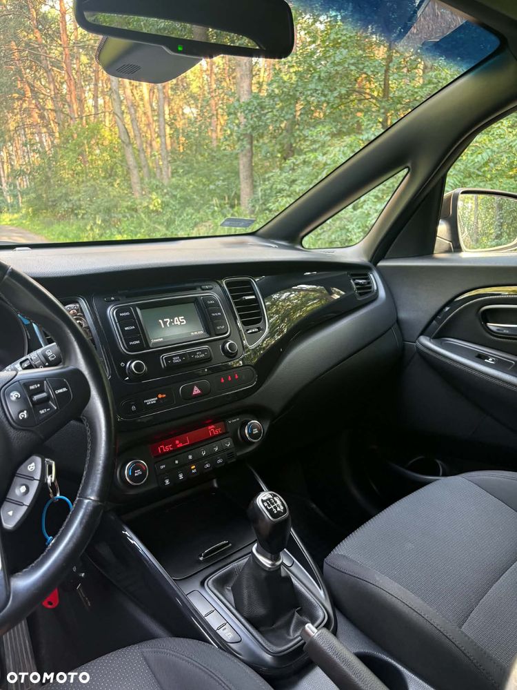 Kia Carens 1.7 CRDi M - 16