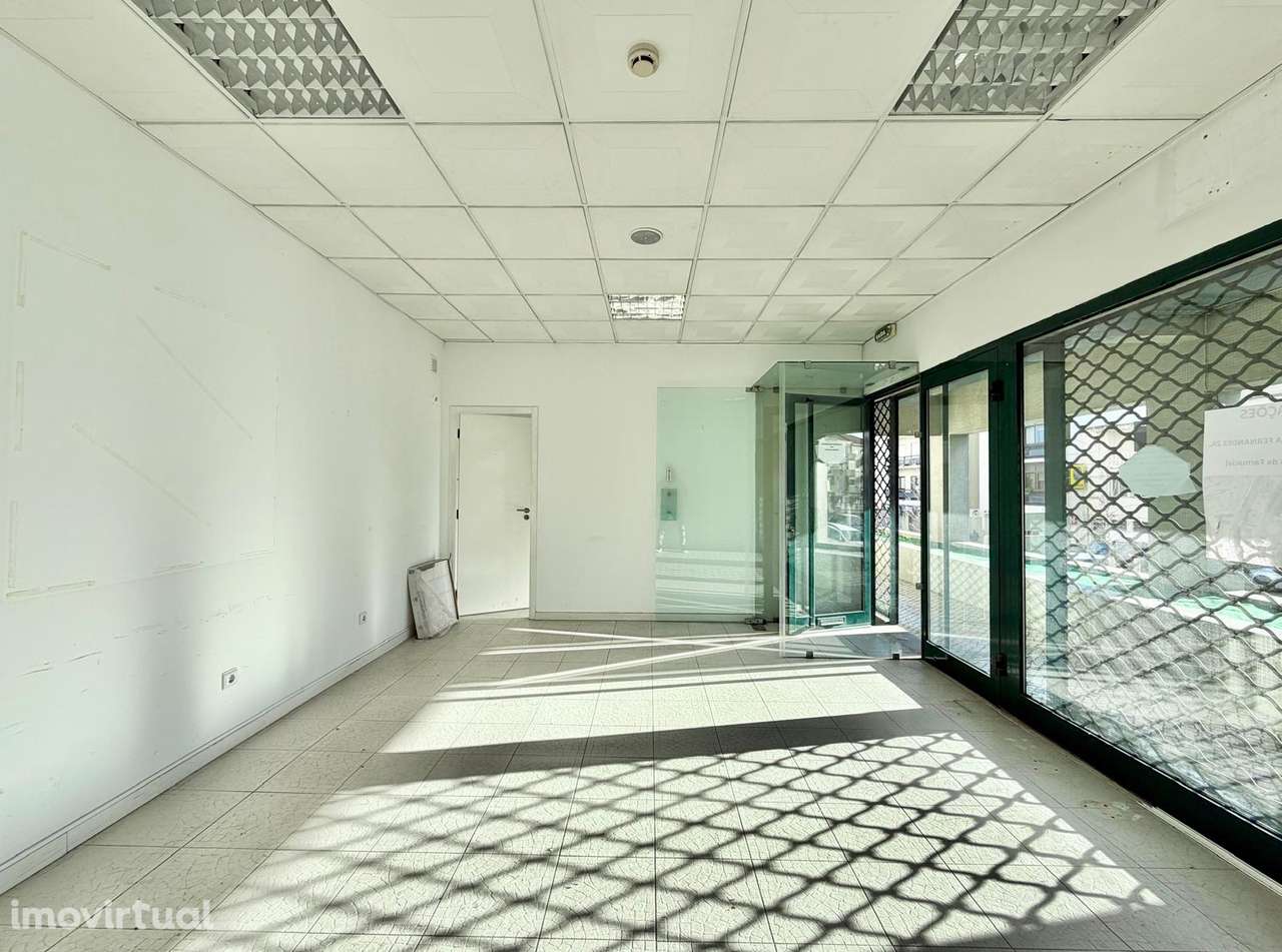 Loja - Alto do Seixalinho - Grande imagem: 2/7