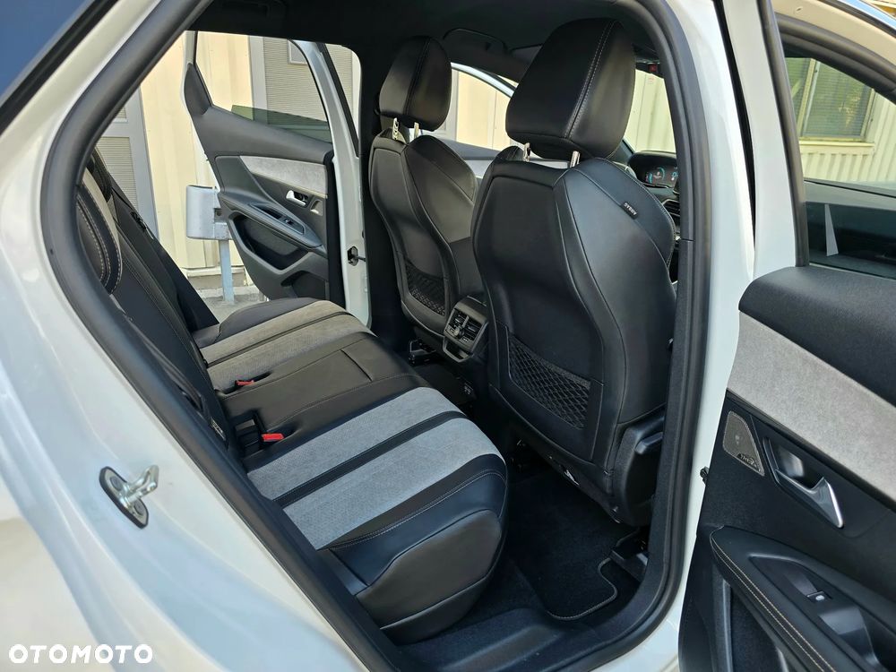 Peugeot 3008 1.6 PureTech HYbrid GT Line S&S EAT8 - 15