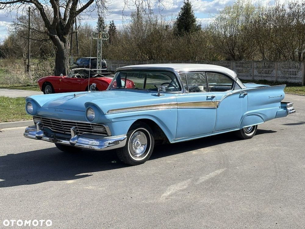 Ford Fairlane - 3