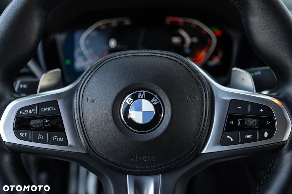 BMW Seria 3 320d xDrive M Sport Shadow - 36