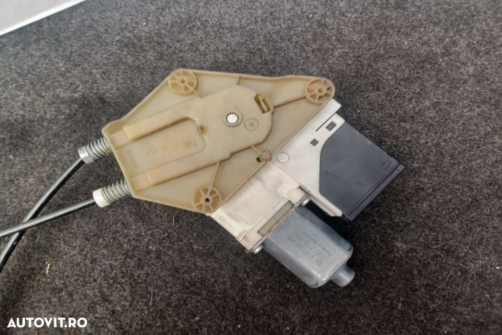 Macara geam spate stanga electrica 827210008R 920040102 0130822330 82 - 4