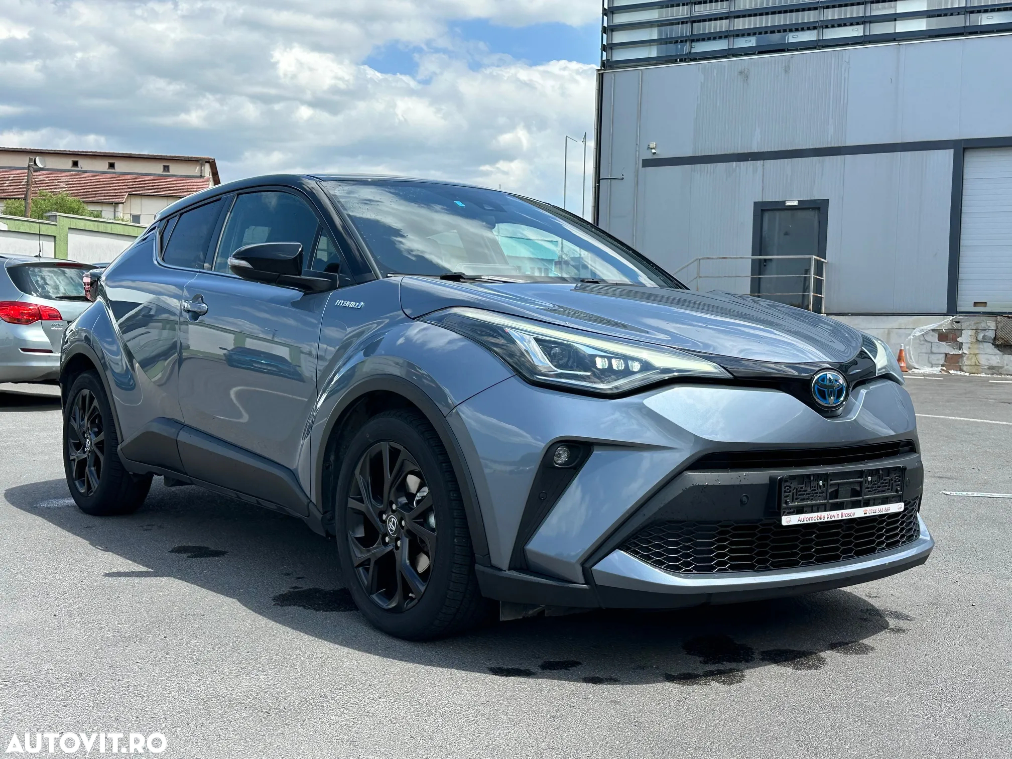 Toyota C-HR 2.0 HSD 184 CP 4x2 CVT Classy Bi-Tone - 11