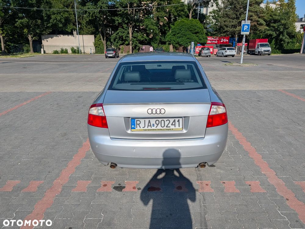 Audi A4 Limousine 1.8 T - 4