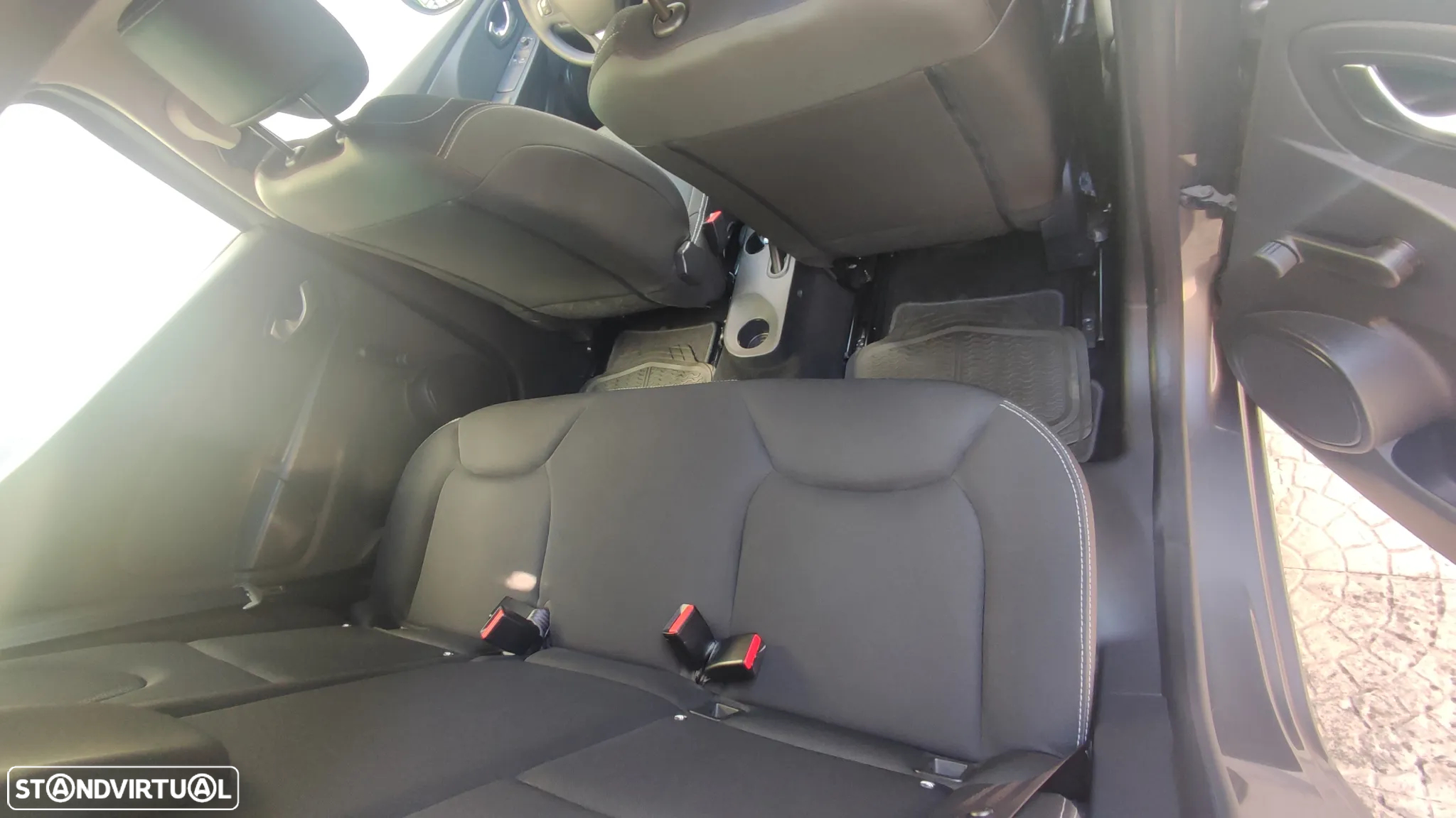Renault Clio 1.5 dCi Confort - 11