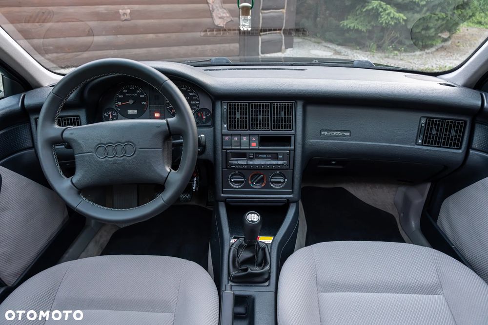 Audi 80 2.6 E - 32