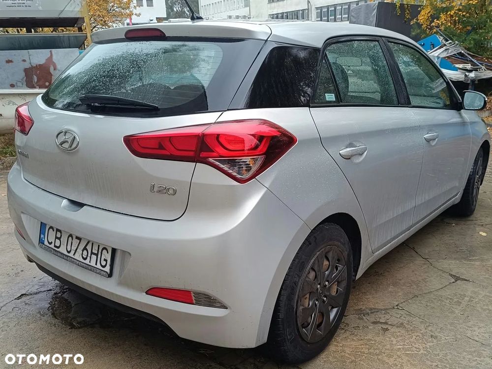 Hyundai i20 - 13