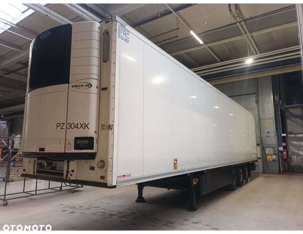 Schmitz Cargobull SKO FP 60 Carrier Vector 1550 - 3