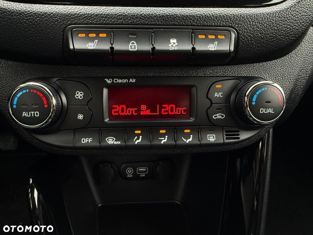 Kia Ceed 1.6 GDI ISG Dream-Team Edition - 25