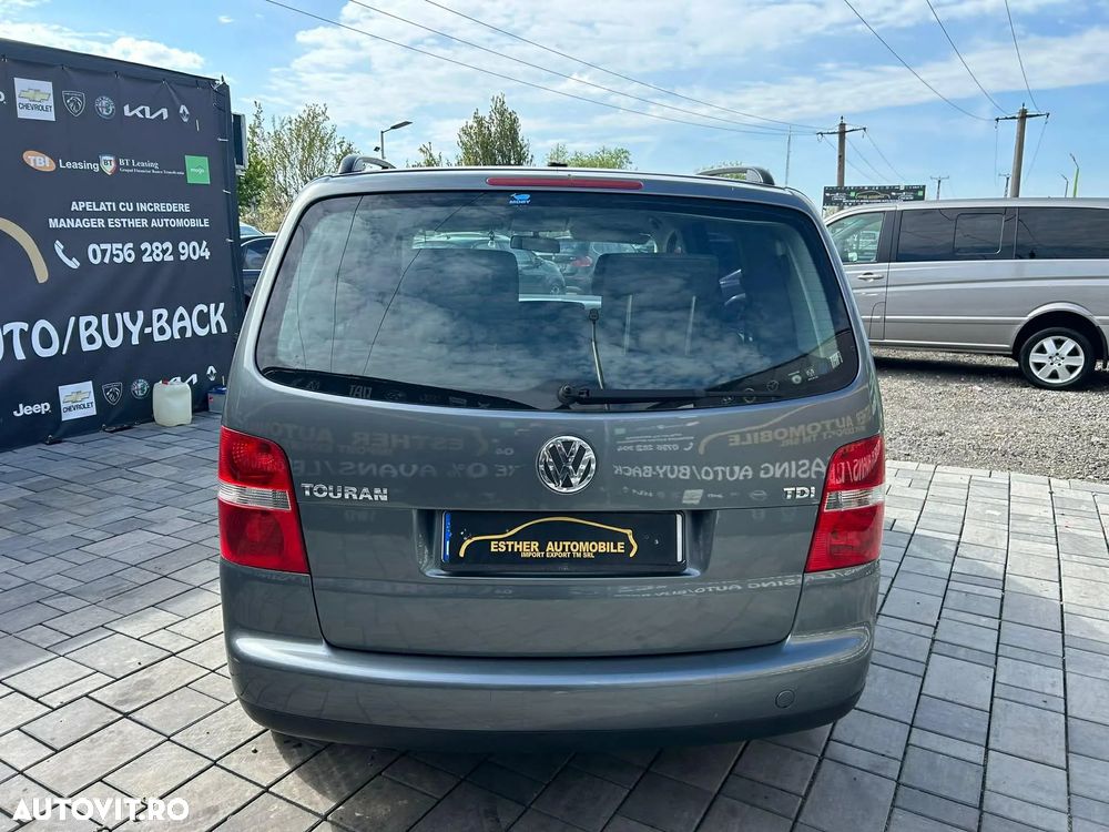 Volkswagen Touran - 9