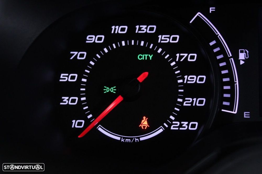 Fiat Tipo Station Wagon 1.3 M-Jet Lounge Tech - 26