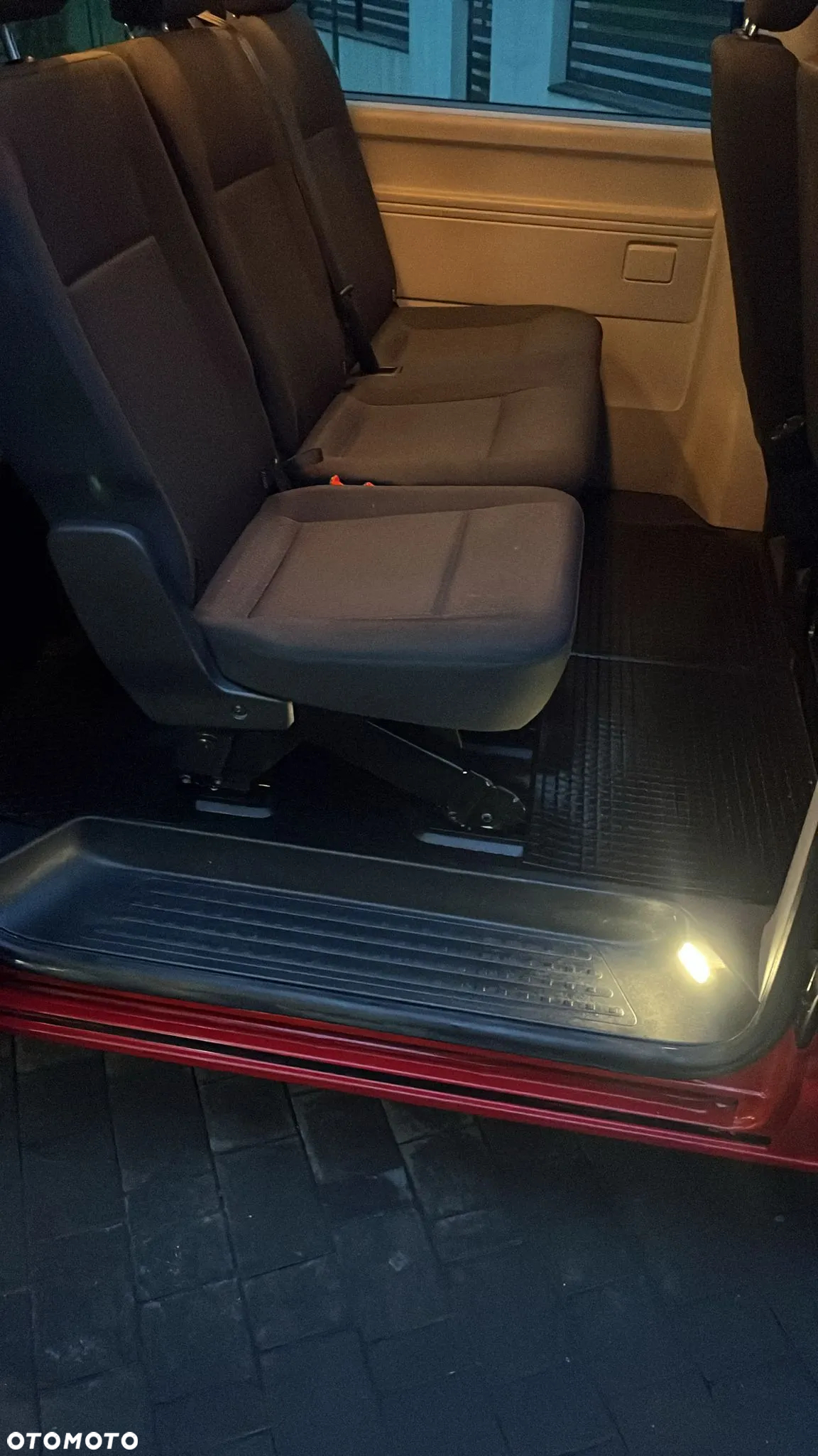 Volkswagen Caravelle 2.0 TDI L2 Highline - 11
