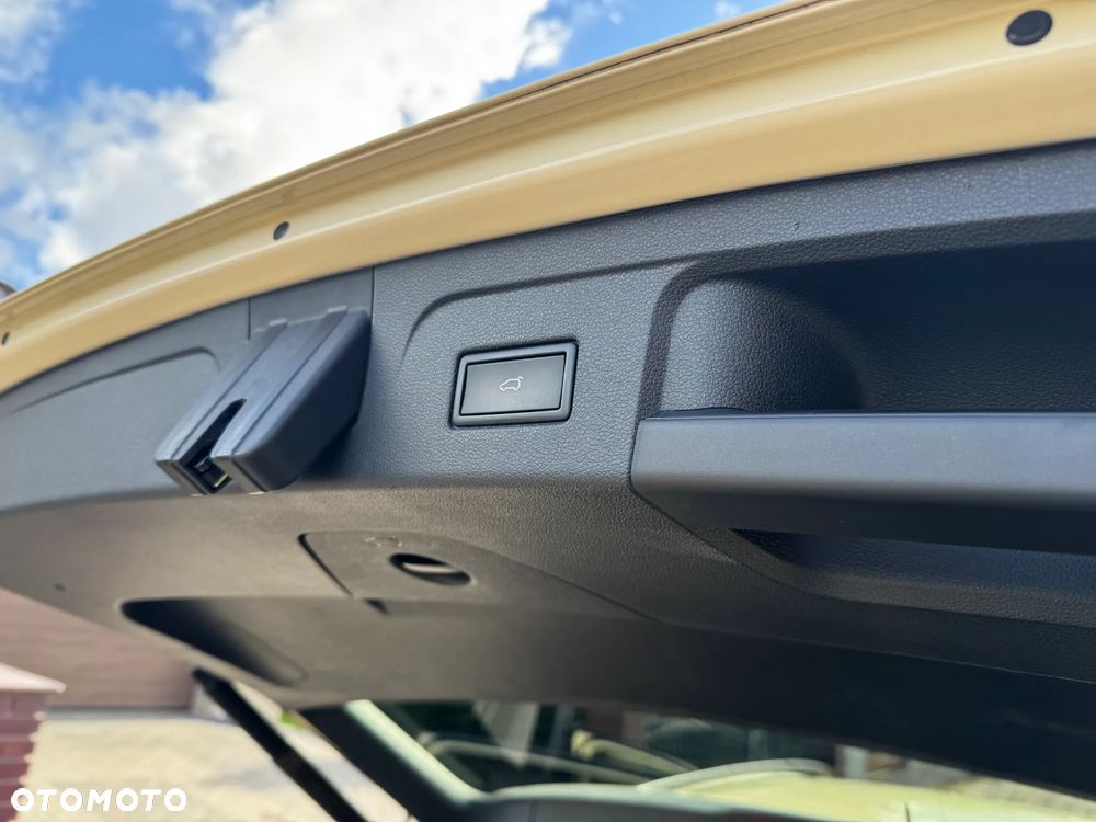 Volkswagen Touran 2.0 TDI SCR DSG Comfortline - 20