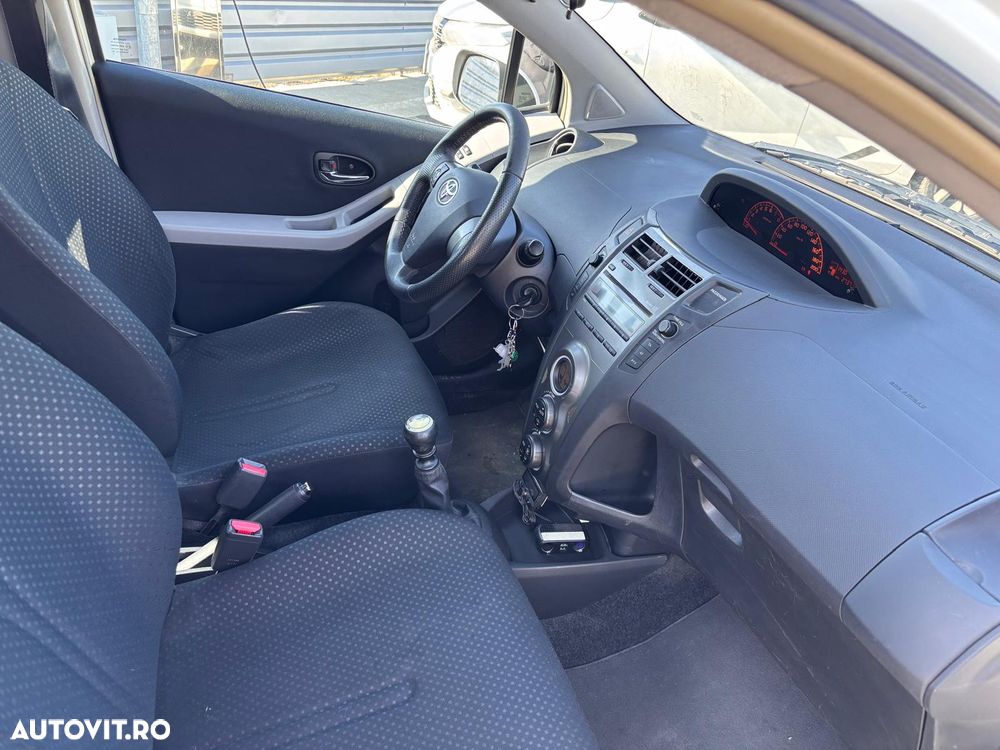 Toyota Yaris 1.33 VVT-i Sol - 10
