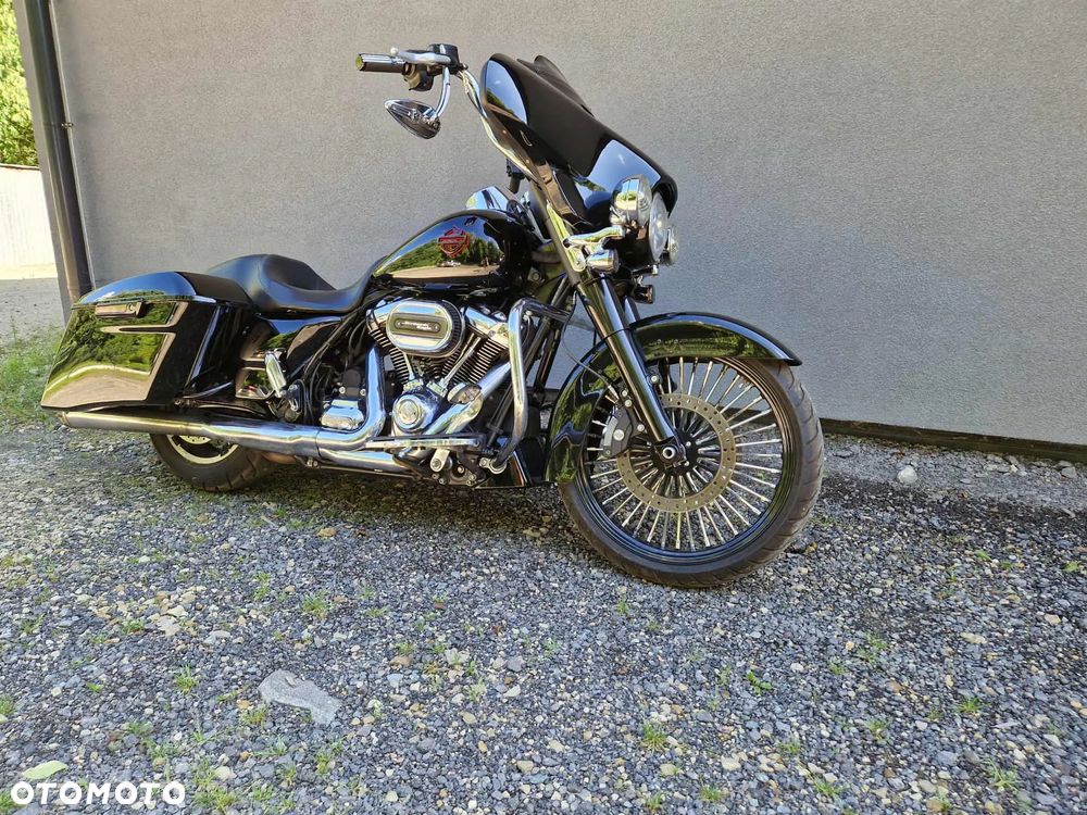 Harley-Davidson Touring Street Glide - 10