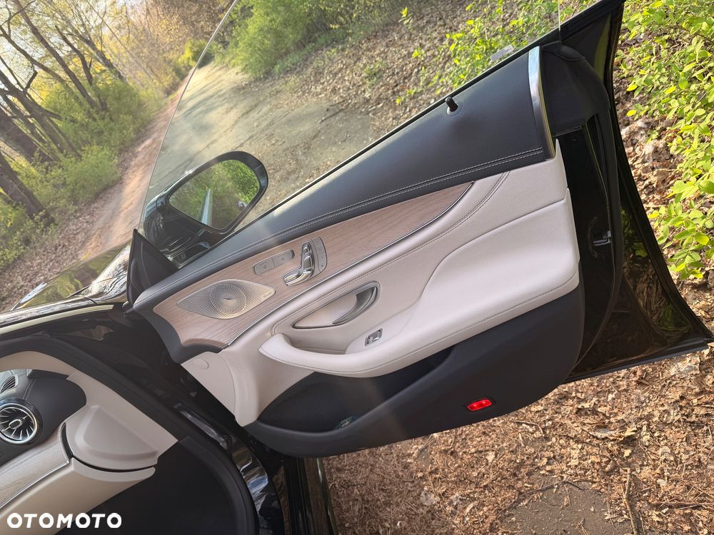 Mercedes-Benz CLS 300 d 4-Matic Avantgarde - 3