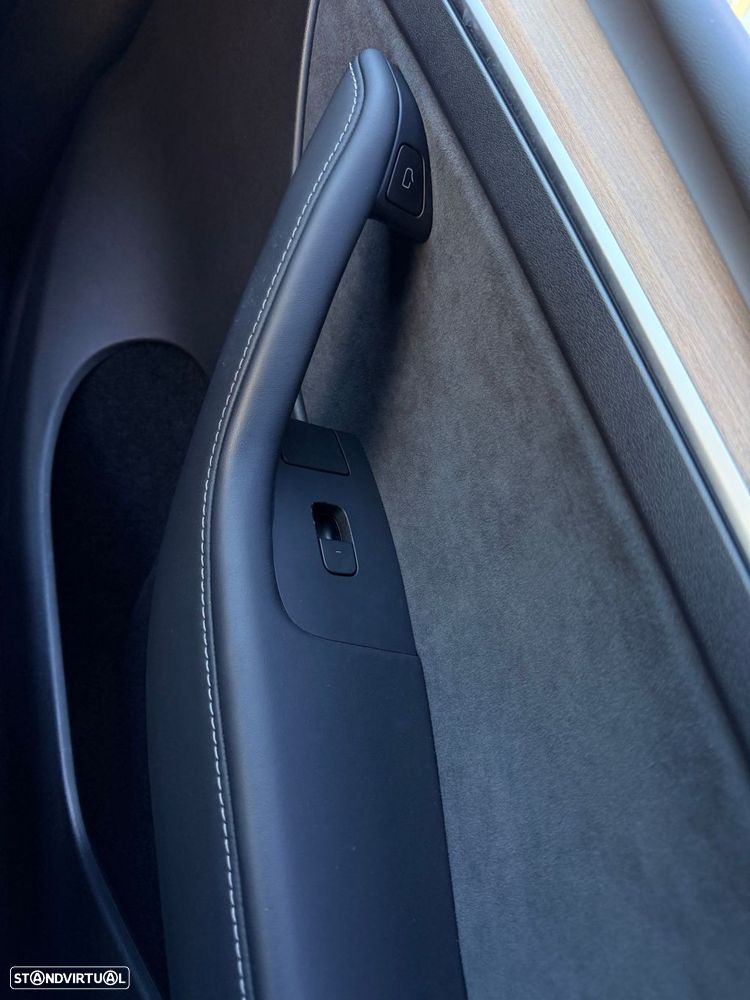 Tesla Model Y - 21