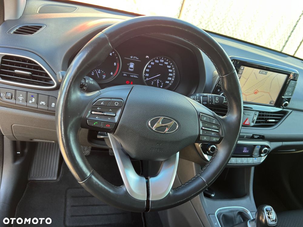 Hyundai i30 - 23