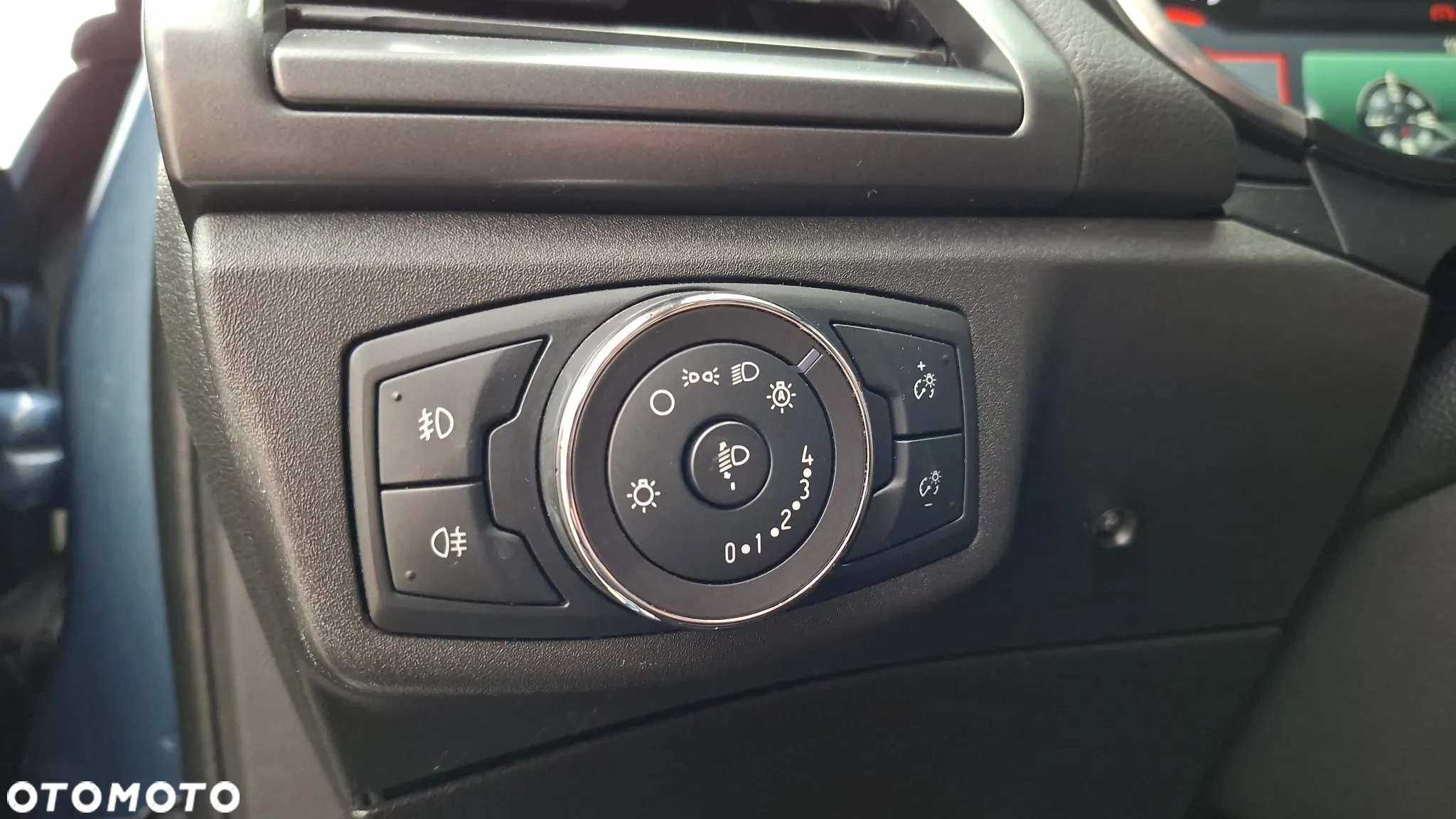 Ford Mondeo 1.5 EcoBoost Titanium - 36