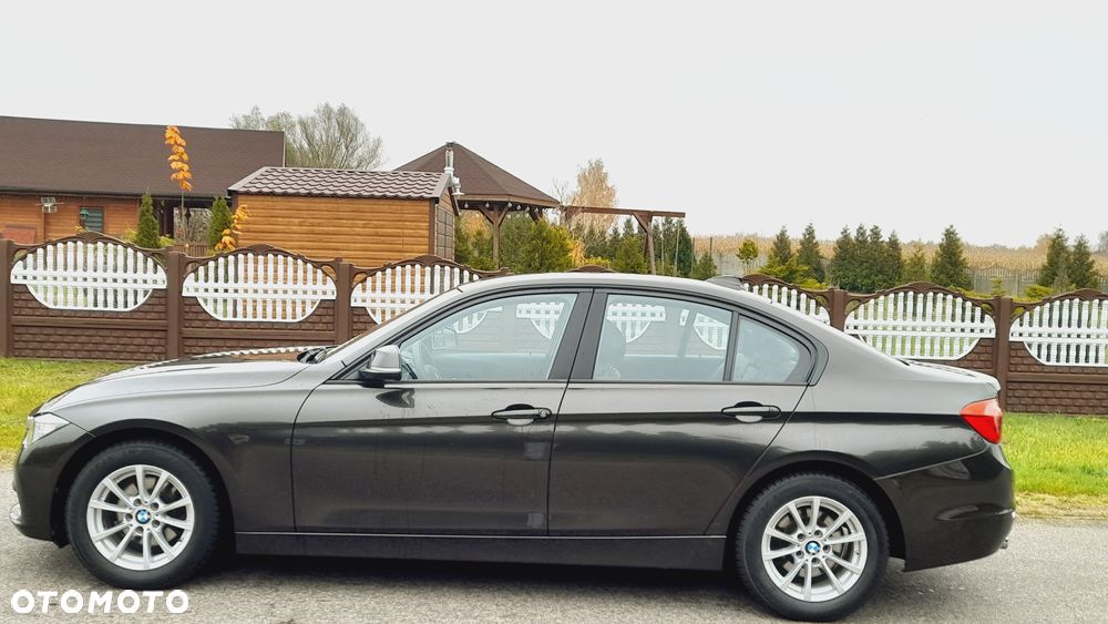 BMW Seria 3 318d - 24