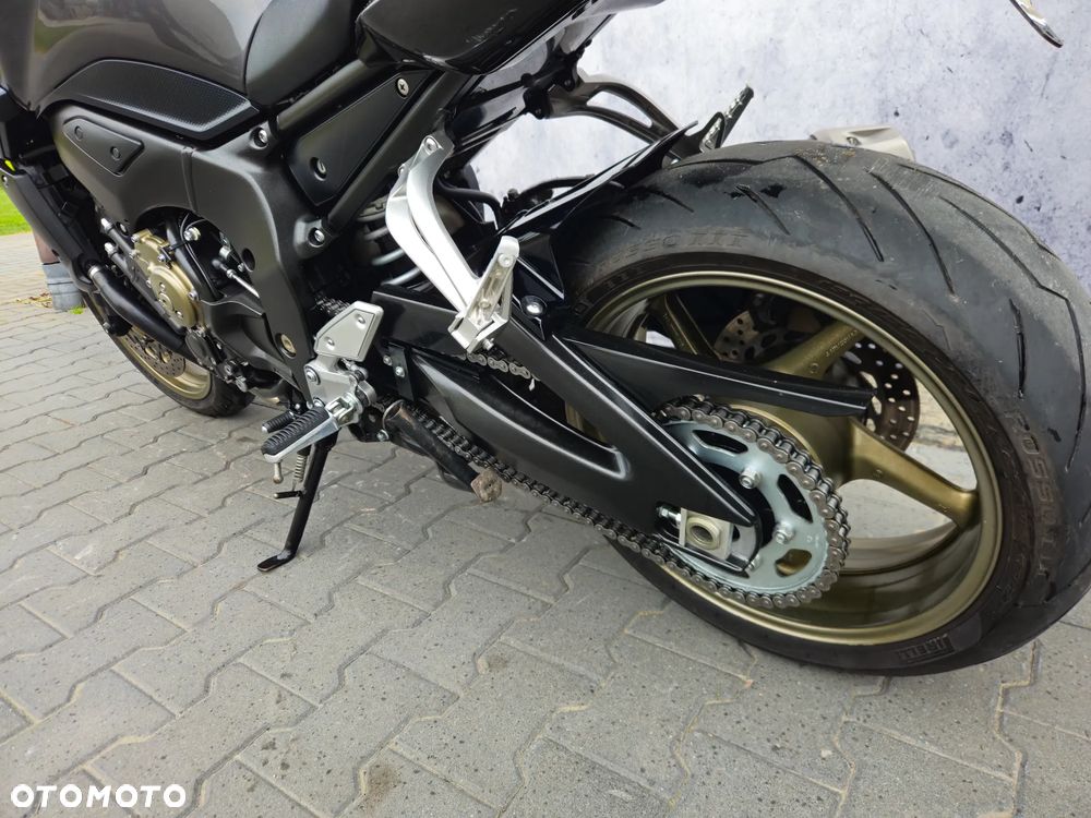 Yamaha FZ - 11