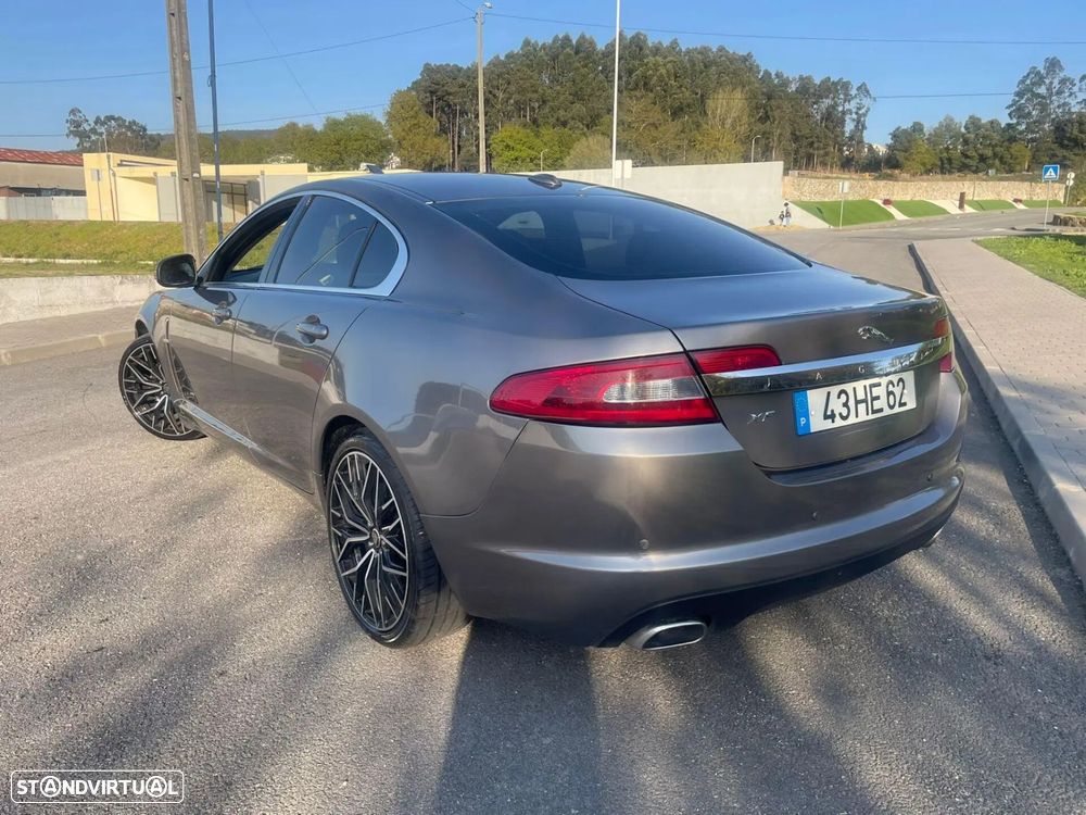 Jaguar XF - 16
