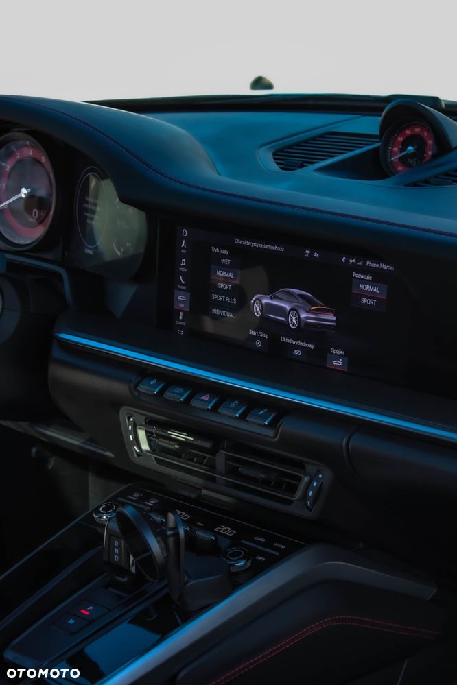 Porsche 911 Carrera 4S - 8