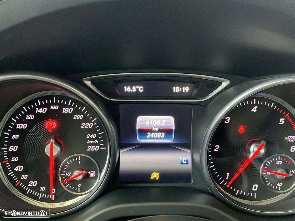 Mercedes-Benz CLA 180 d AMG Line - 10