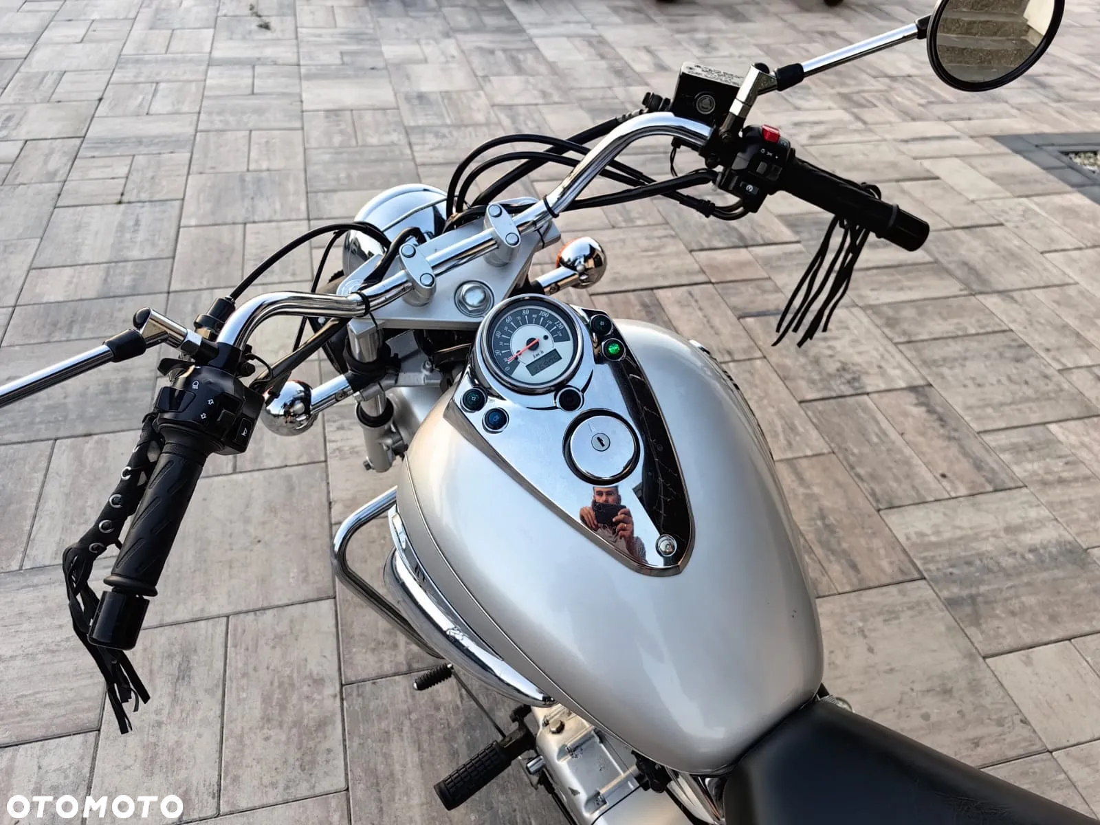 Suzuki Intruder - 13