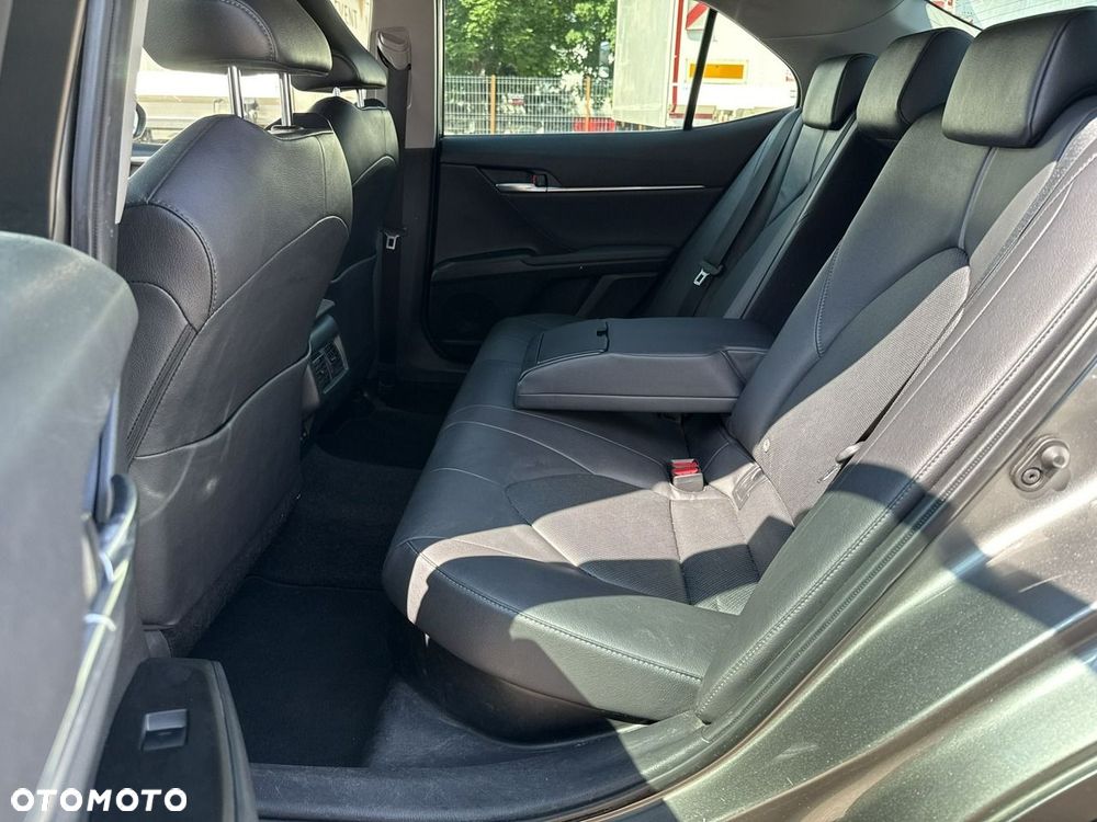 Toyota Camry 2.5 Hybrid Executive CVT - 15