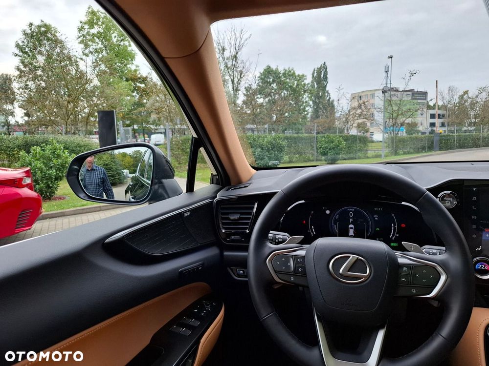 Lexus NX 350h Omotenashi AWD - 28