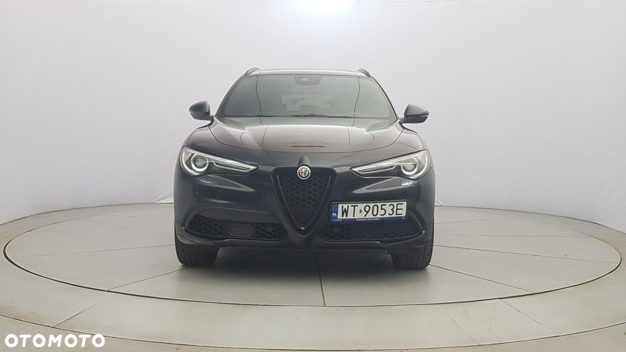 Alfa Romeo Stelvio - 2