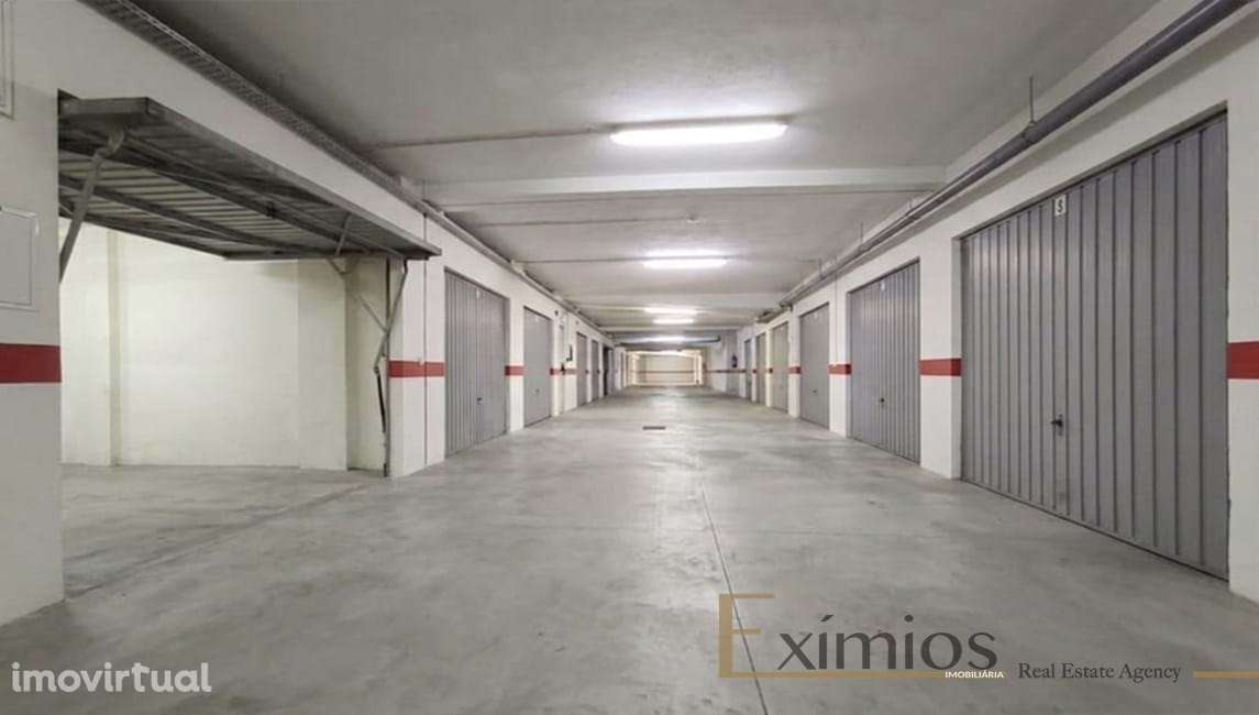 Garagem para dois carros, no centro da Póvoa de Varzim - Grande imagem: 2/5