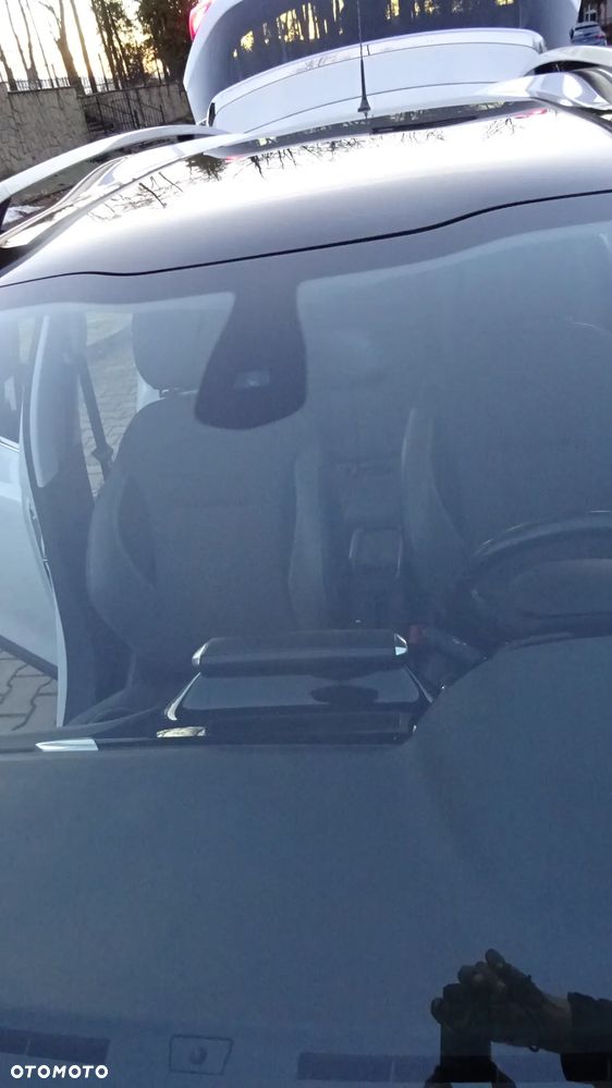 Peugeot 2008 1.2 Pure Tech GPF Allure S&S EAT6 - 33