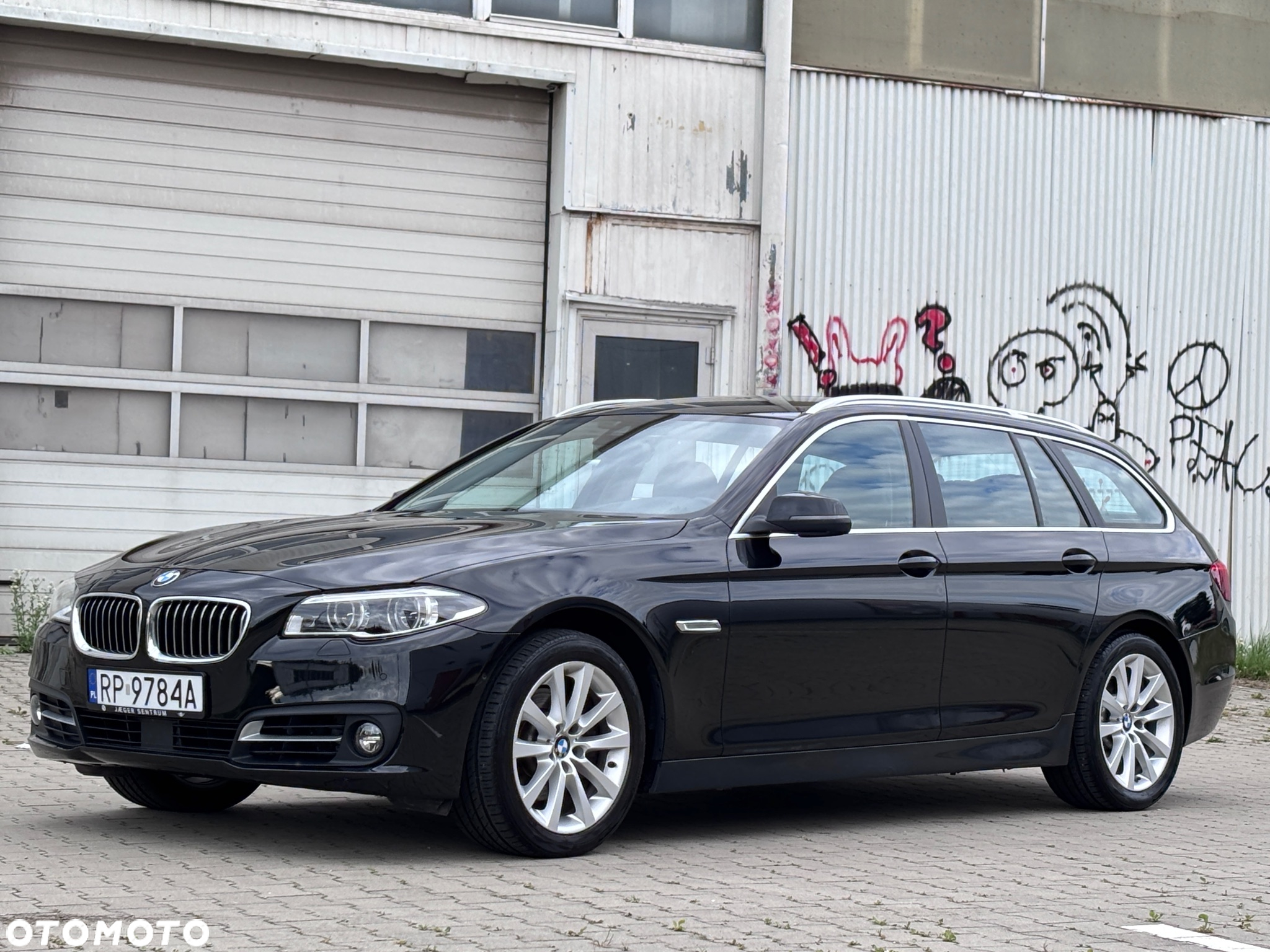 BMW Seria 5 520d xDrive - 23