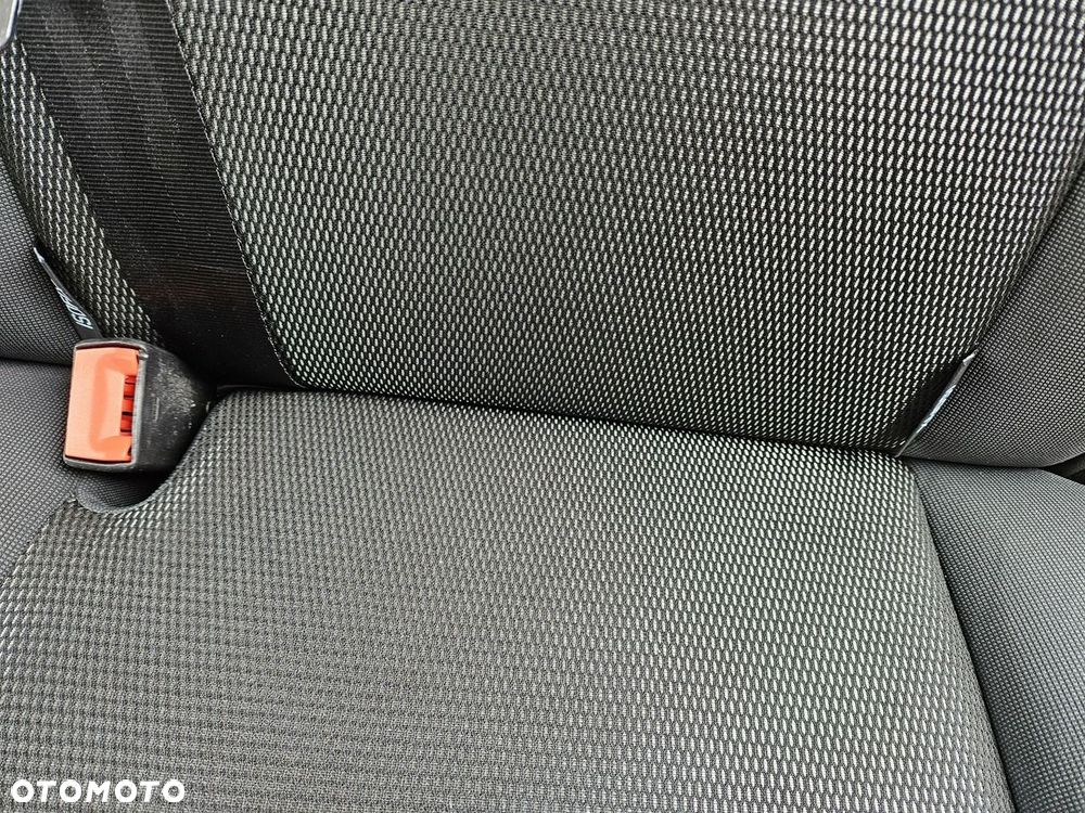 Ford Kuga - 17